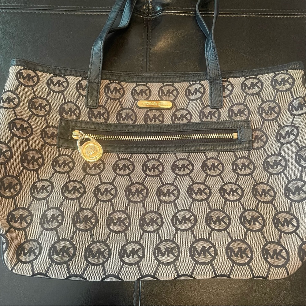 Michael Kors Shoulder Bag